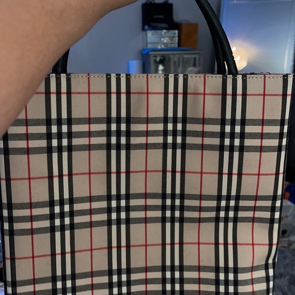 Burberry tote excellent condition - Picture 6 of 6